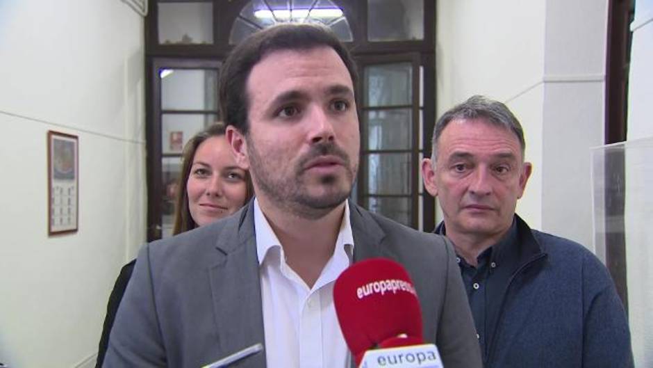 Garzón valora como una "buena noticia" la vuelta de Iglesias