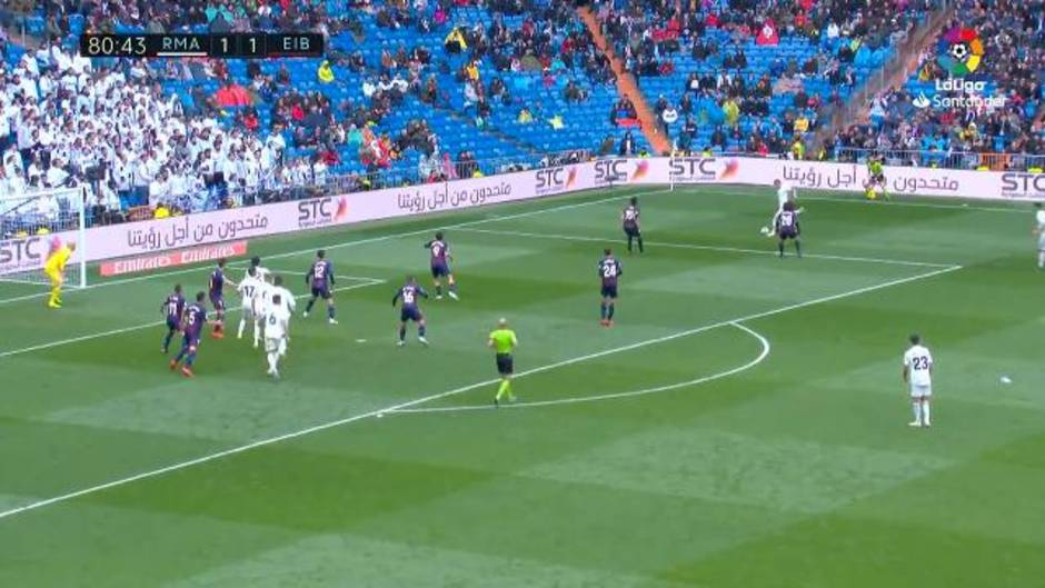 Gol de Benzema (2-1) en el Real Madrid 2-1 Eibar