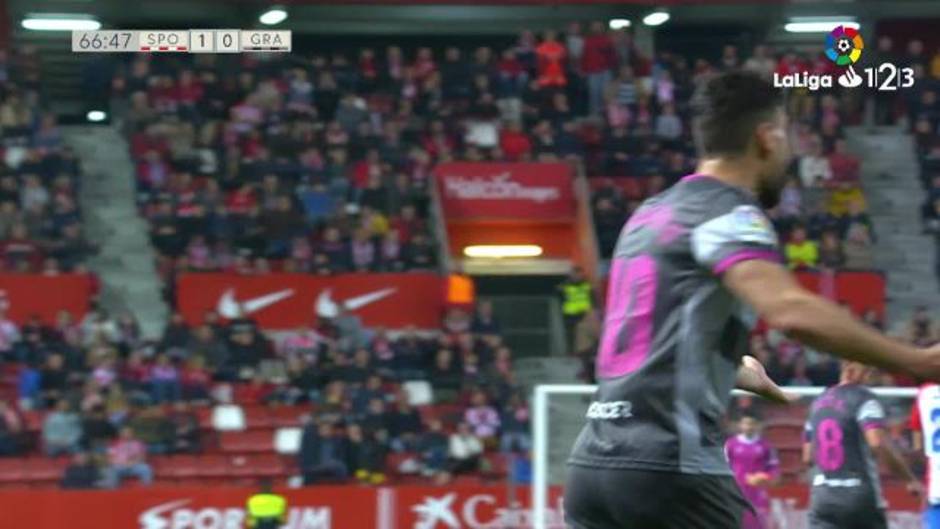 Parada de Mariño en el Sporting 1-0 Granada