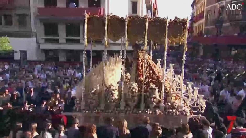 El palio de Santa Genoveva a su llegada a Campana