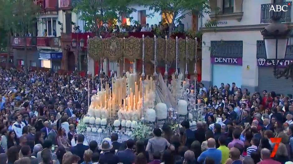 Nuestra Señora de la Salud, de la Hermandad de San Gonzalo, a su llegada a Campana