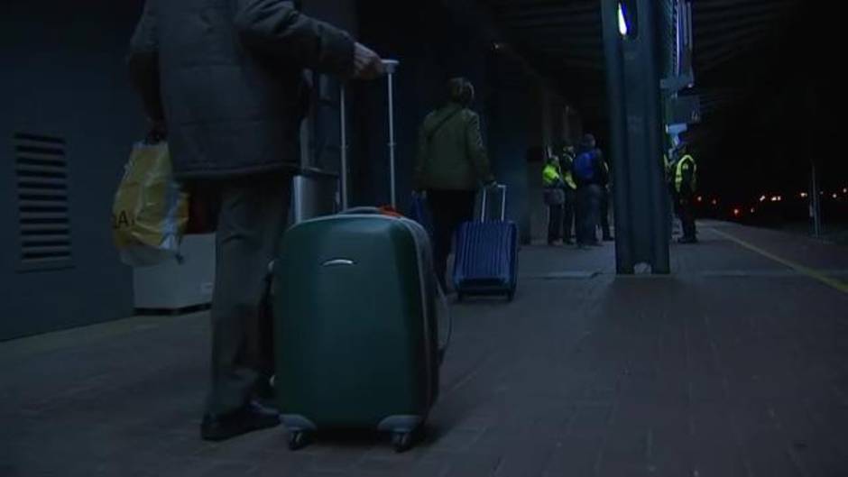 Nueve horas de espera en Tarragona por una avería entre Vandellòs y Cambrils