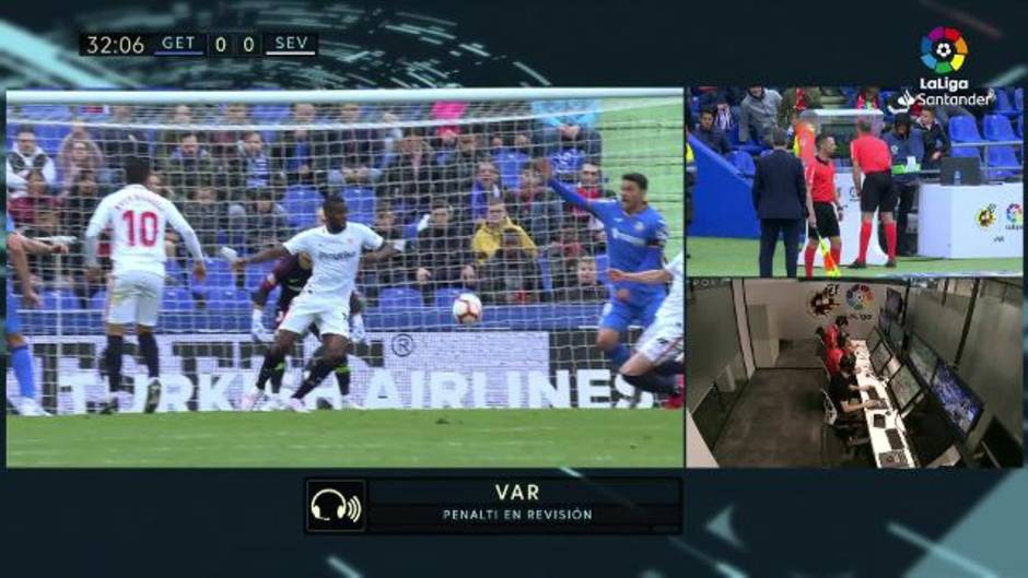 Penalti señalado por Mateu Lahoz, tras consulta con el VAR, a Franco Vázquez en el Getafe 3-0 Sevilla