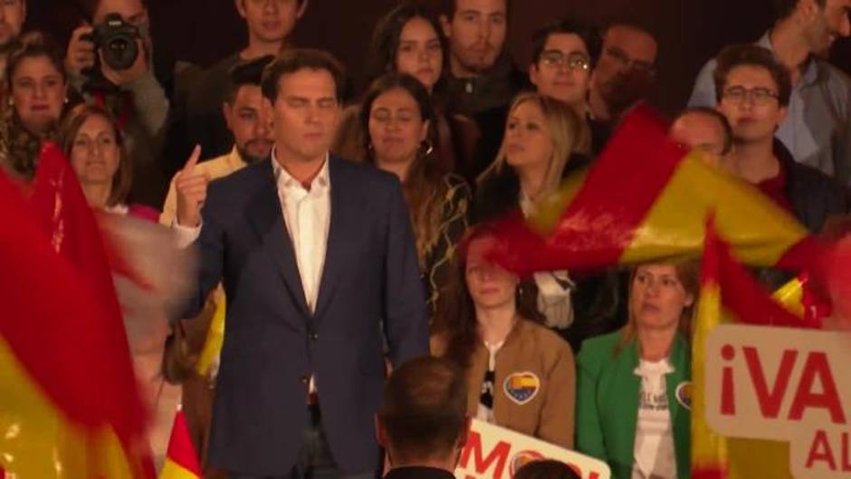 Rivera pide el voto para que "Sánchez se vaya a casa y Cs a Moncloa"