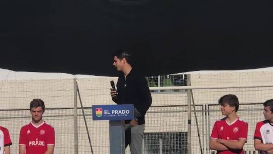 Álvaro Morata visita su antiguo colegio: El Prado