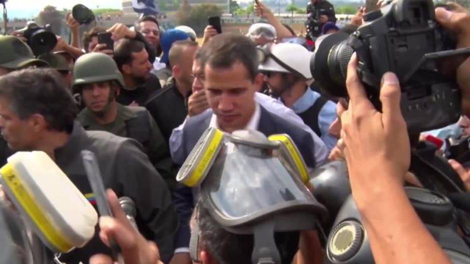 Guaidó pide movilización para acabar con "la usurpación"