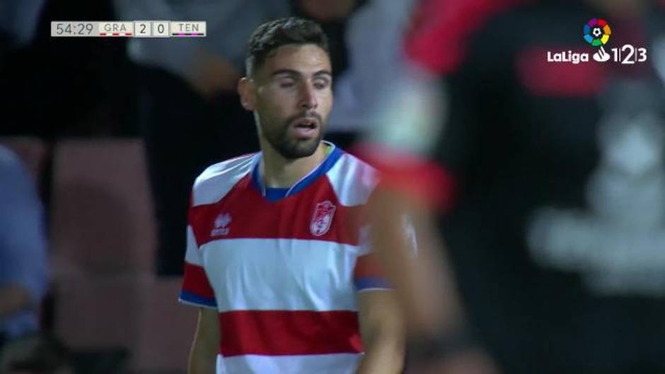 LaLiga 123 | El Granada CF estuvo muy cerca de marcar un tercer gol al Tenerife