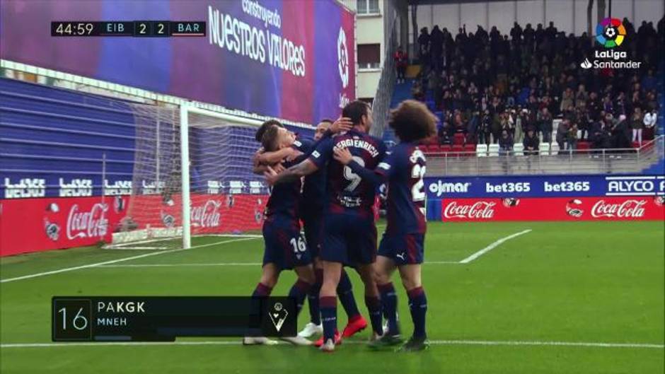 Gol de De Blasis (2-2) en el partido del Eibar 2-2 Barcelona