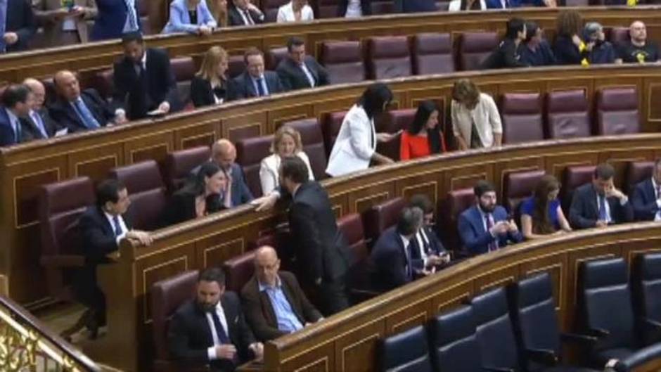 Vox se estrena en el Congreso sentándose en los asientos que normalmente ocupa el PSOE