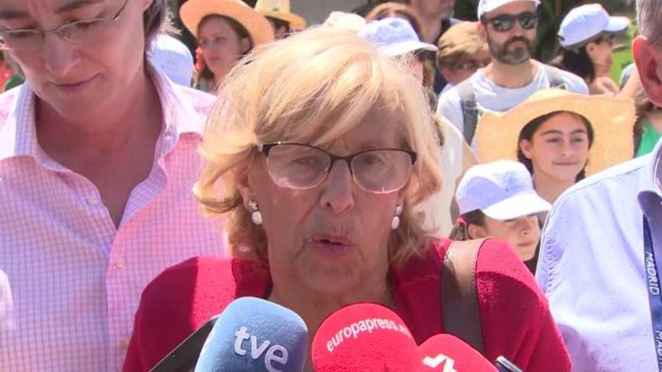 Carmena evita hablar de pactos y dice que hay que cuidar la democracia