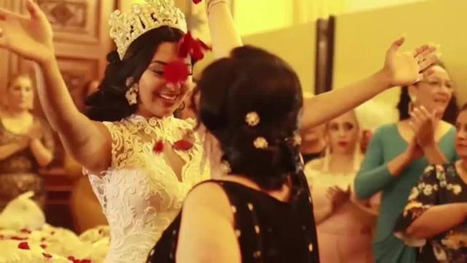 Las bodas gitanas, un gran negocio para las modistas