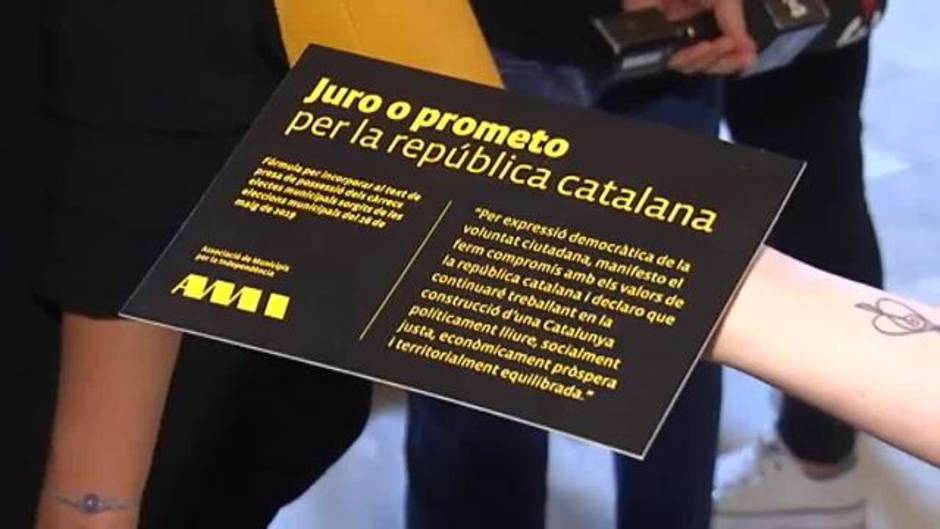 Concejales y alcaldes independentistas podrán jurar o prometer su cargo "por los valores de la república catalana"