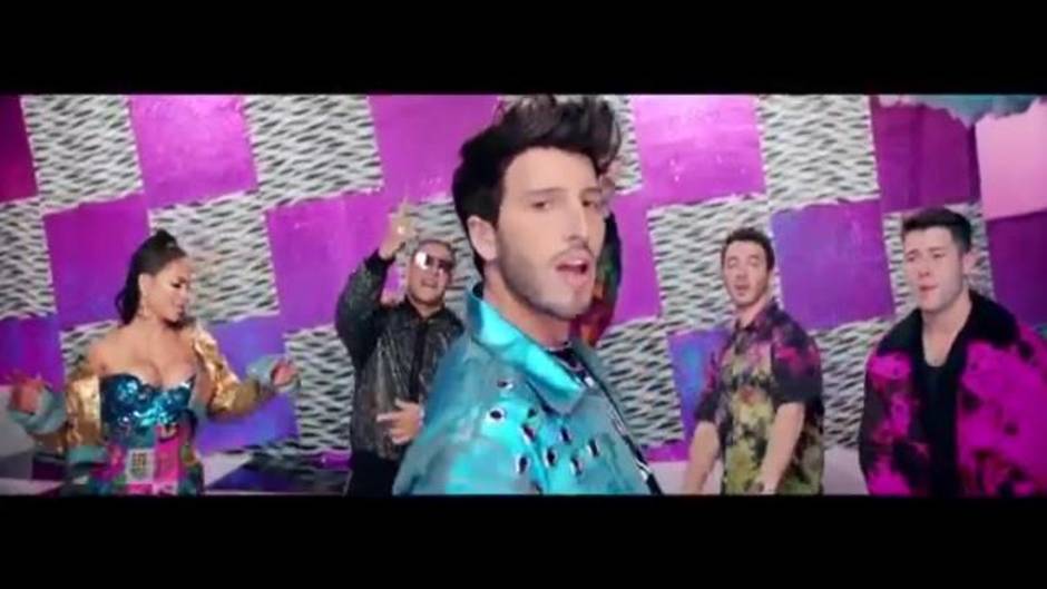 Sebastián Yatra sorprende con su nuevo sencillo, 'Runaway'