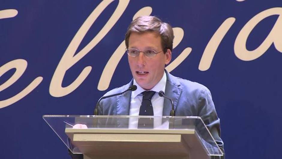 Almeida al Real Madrid de Baloncesto: "Sois emblema de Madrid"