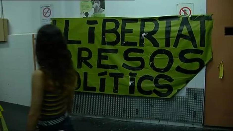 Zapatero se muestra a favor de "estudiar" los indultos a los presos del 1-O "si lo piden"