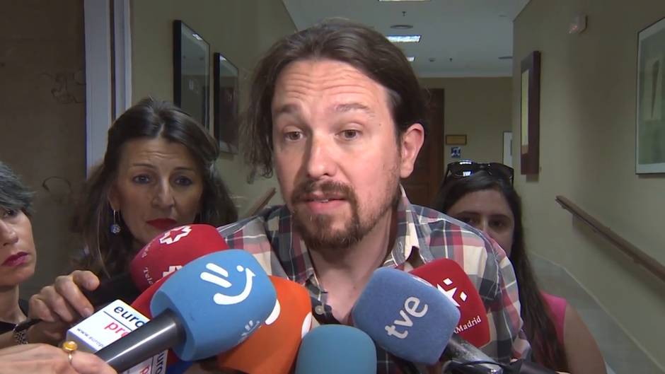 Iglesias cree que el PSOE tiene "obsesión" por los sillones