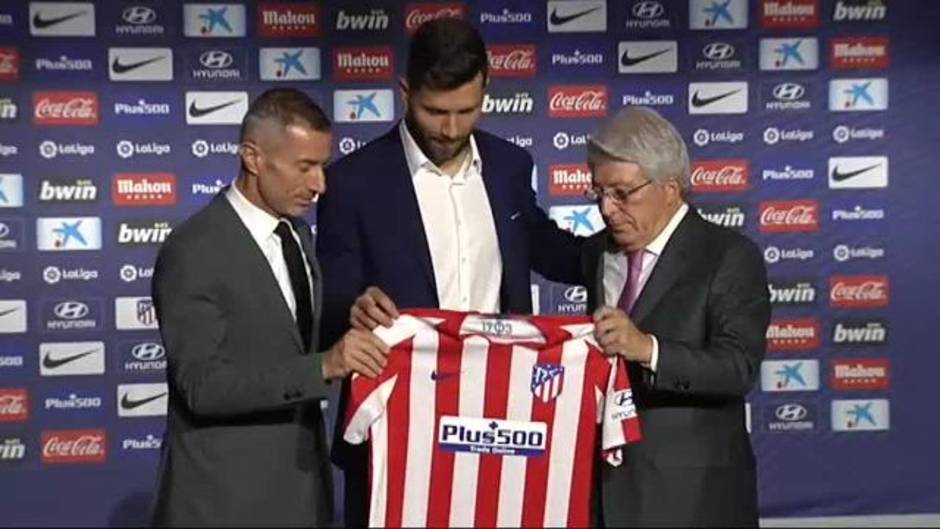 Así fue la presentación de Felipe Monteiro como jugador del Atlético de Madrid