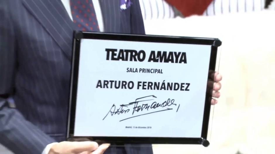 Centenares de personas despiden a Arturo Fernández