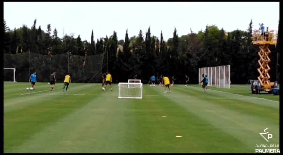 El balón también tiene protagonismo en el entrenamiento del Betis