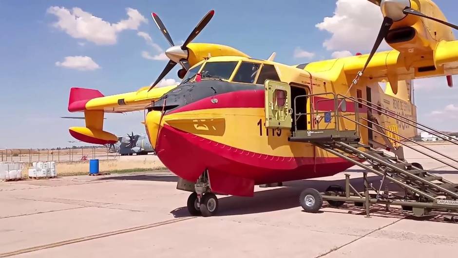 Avión anfibio modelo Canadair de 6.000 litros de capacidad