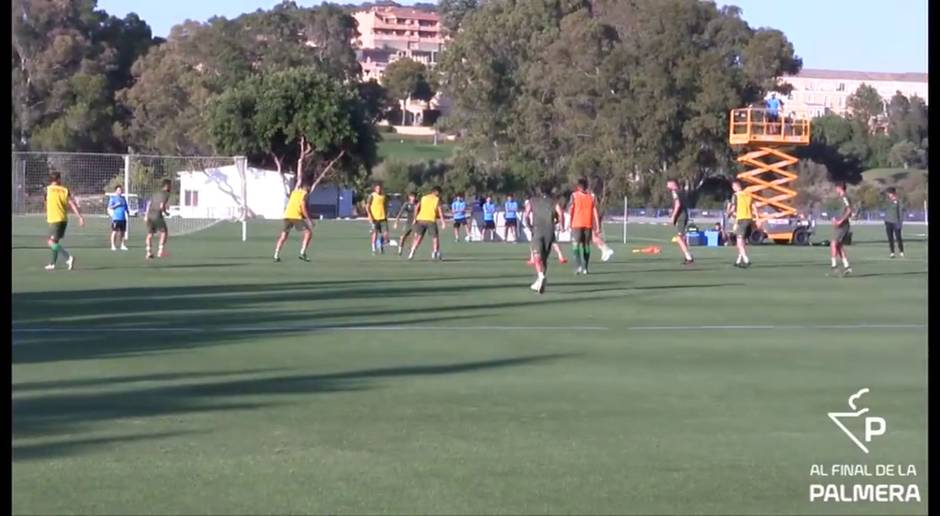 Un entrenamiento con gran intensidad en el Betis