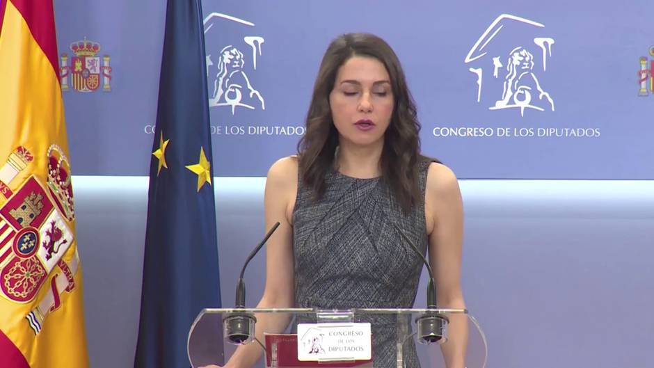 Arrimadas: "Pedro Sánchez bloquea el Congreso"