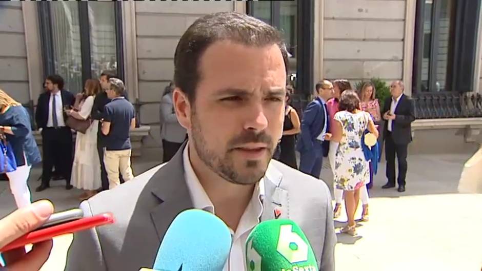 Garzón: "Llamar a la puerta a izquierda y a derecha es incompatible"