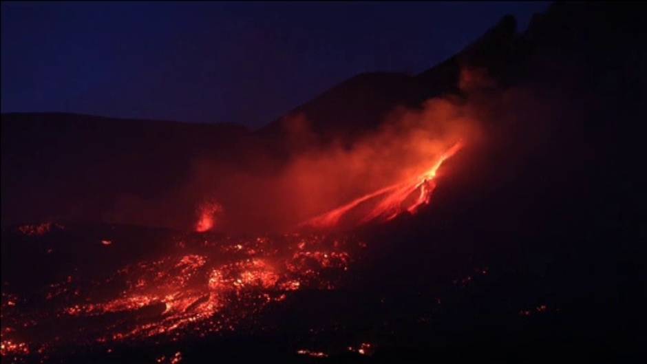 La impresionante belleza del Etna en erupción