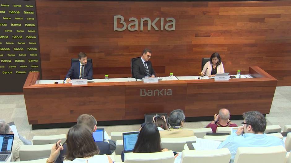 Bankia gana 400 millones hasta junio, un 22,3% menos