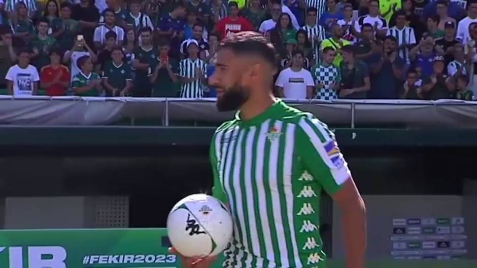 El Betis presenta en el Villamarín a su nueva estrella: Nabil Fekir