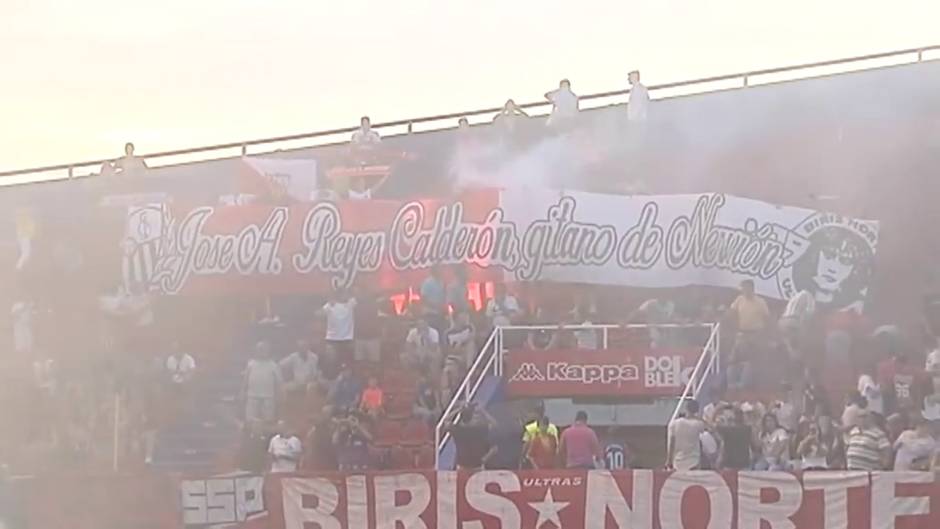 Homenaje a José Antonio Reyes en el amistoso entre el Extremadura y el Sevilla