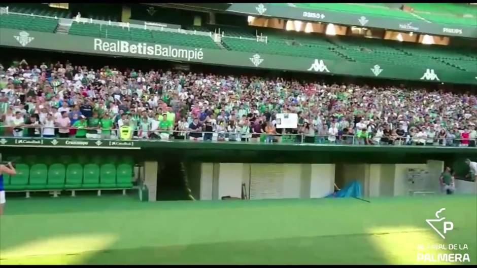 El Villamarín recibe a Borja Iglesias en su presentación con el Betis