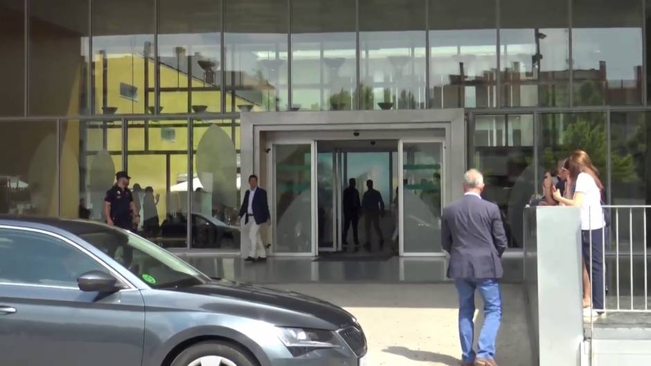 La infanta Cristina y tres de sus hijos visitan al Rey Juan Carlos