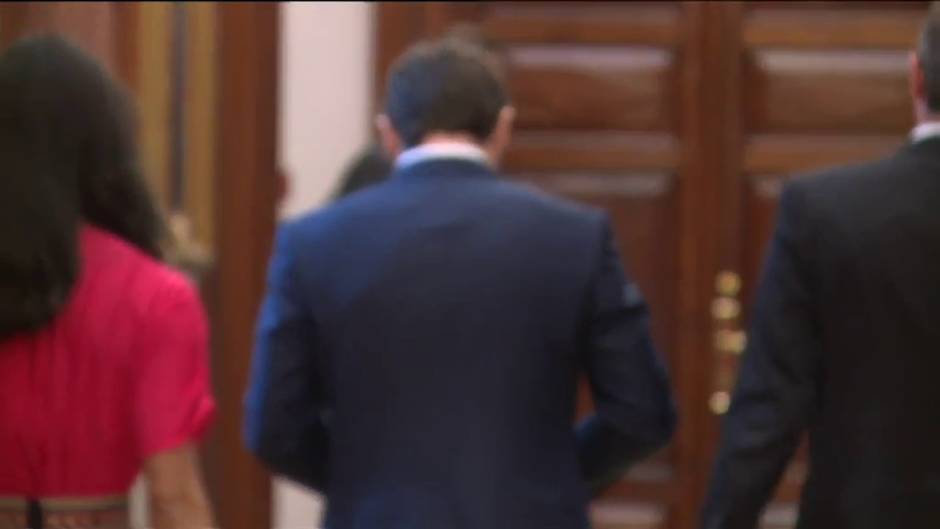 Reunión Casado- Rivera en el Congreso por una investidura condicionada