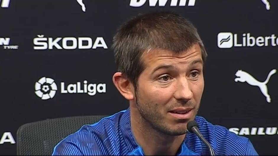 Celades no quiere "dejar huella" en el Valencia, solo ayudar a que el equipo funcione