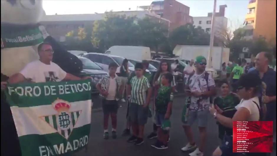 Ambiente en los aledaños del Benito Villamarín antes del Betis-Levante