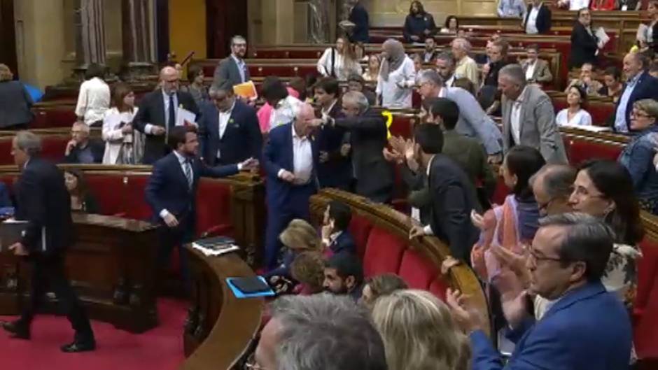 Intrahistoria de la bronca en el Parlament