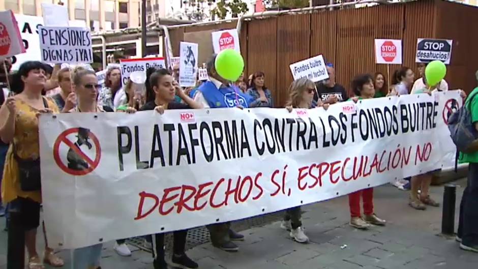 Las víctimas del fondo buitre Fideres continúan esperando una resolución judicial