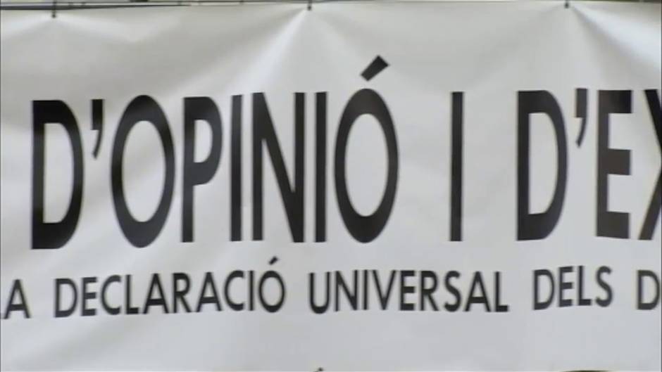 La Junta Electoral ordena a Torra quitar los carteles de los edificios públicos