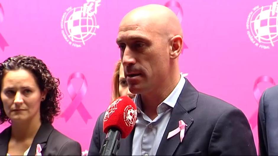 Rubiales: "Quiero dar las gracias a estas mujeres magnificas, valientes y preparadas que son elite cada una en su campo"