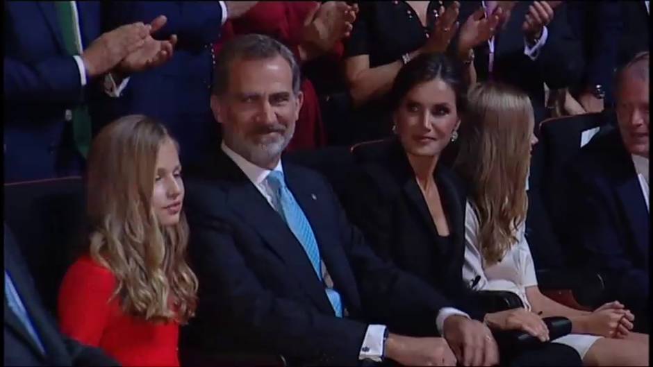 La Familia Real es ovacionada a su llegada a los Premios Princesa de Girona