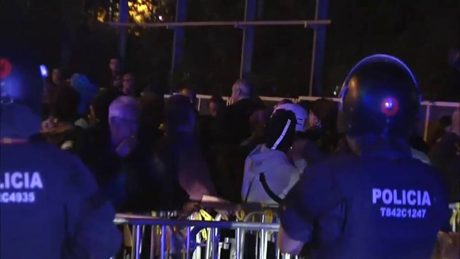 Miembros de ERC y JxCat acuden a las protestas contra el Rey en Barcelona