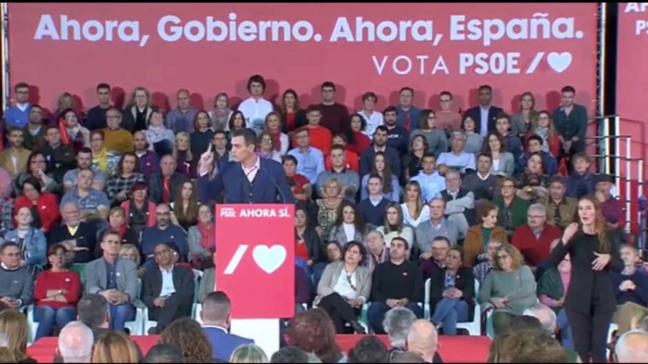 Sánchez aconseja a Casado "autocrítica" en Cataluña