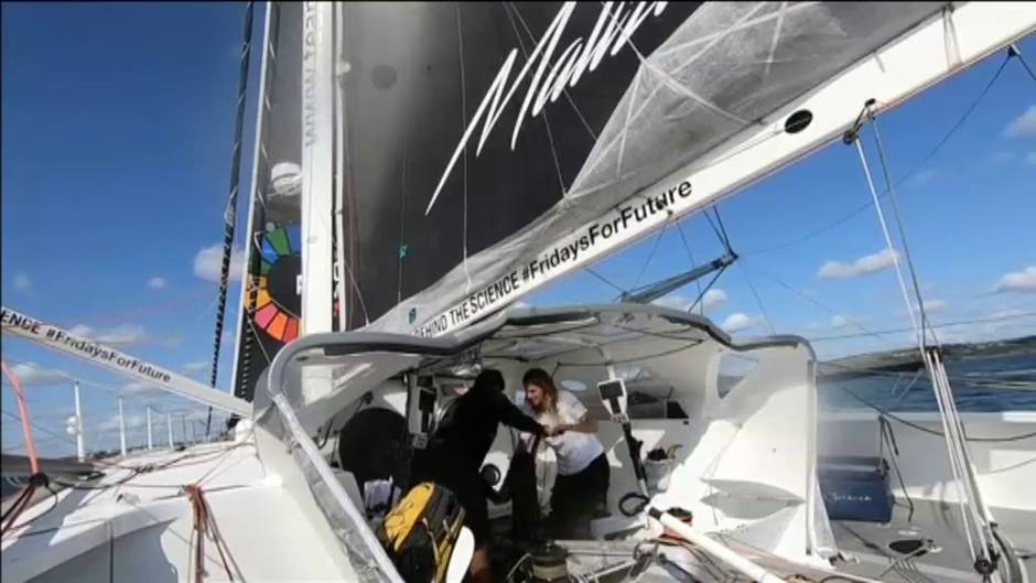 Greta Thumberg inicia su travesía en catamarán hacia Madrid