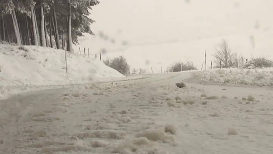 El temporal deja grandes nevadas en Cantabria León y Burgos