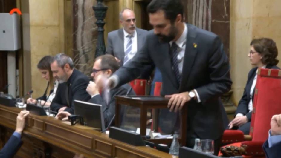 El Parlament reivindica votar sobre autodeterminación pese al TC