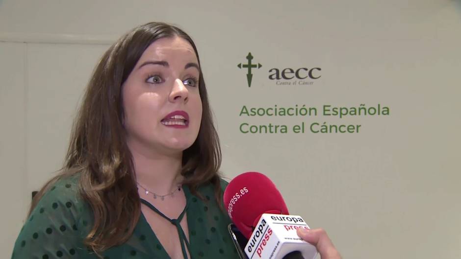 La AECC ayuda a pasar las primeras Navidades con cáncer