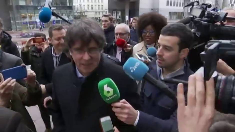 Carles Puigdemont reclama el archivo de la causa abierta contra él en España