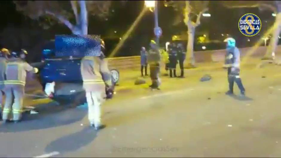 Aparatoso accidente en el Paseo de las Delicias de Sevilla