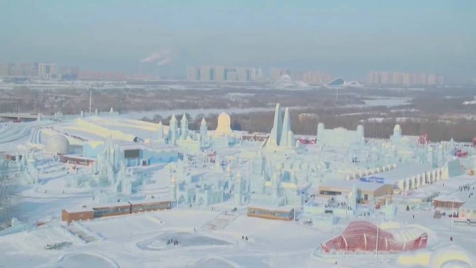 Espectacular ciudad de hielo en el noroeste de China